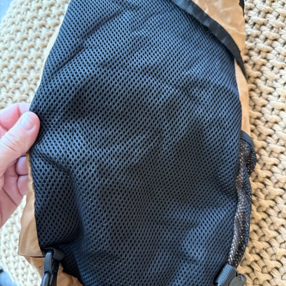 Eddie Bauer Stowaway 10L Sling Packable Bag - Picture 6 of 13